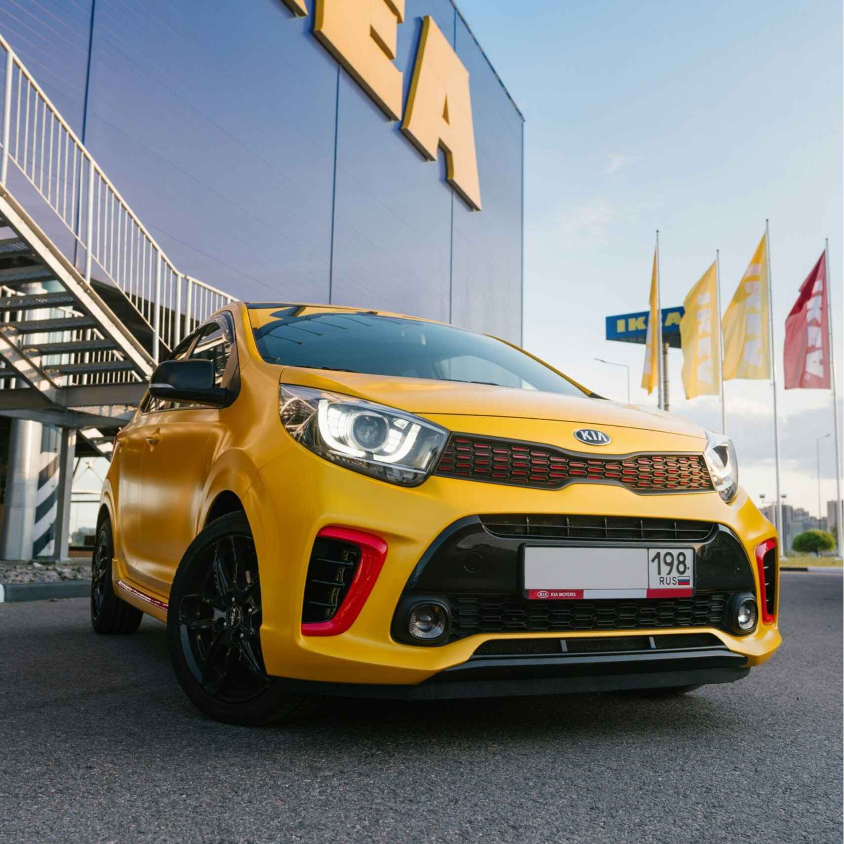 Pro Services of Car Wrapping in Dubai by Al Emad Auto Workshop